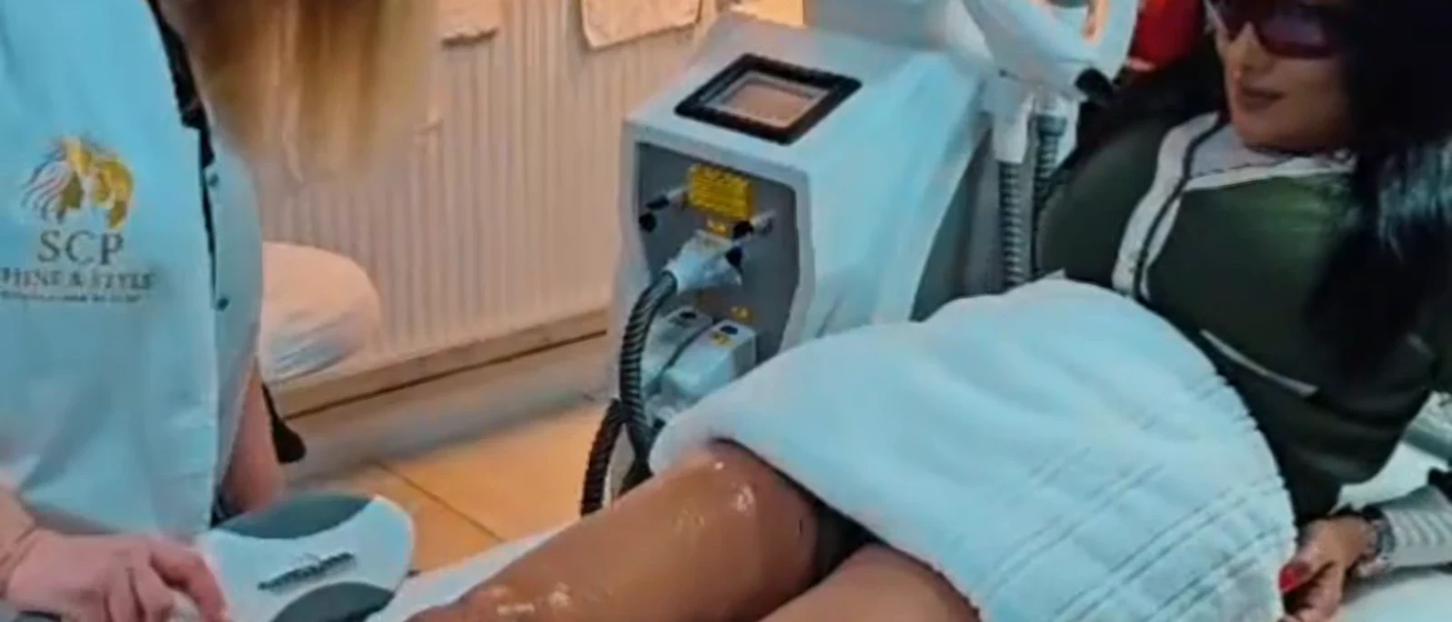 Consultație de epilare definitivă înainte de semnarea unui pachet, la SCP Shine & Style